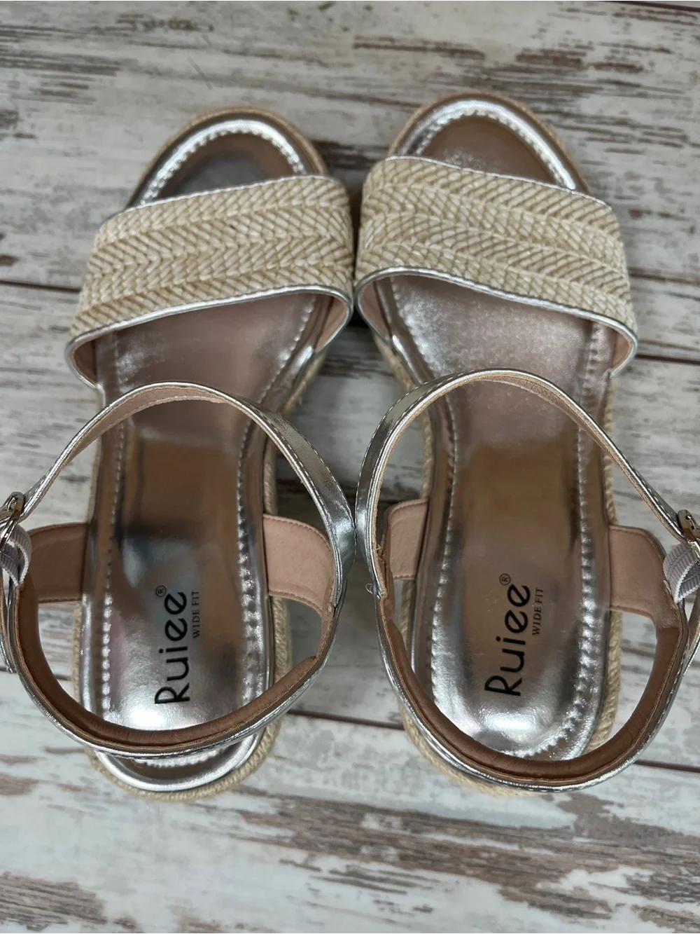 NWOT Ruiee Silver Herringbone Espadrille Wedge Sandals Wide Width Women’s 11.5W